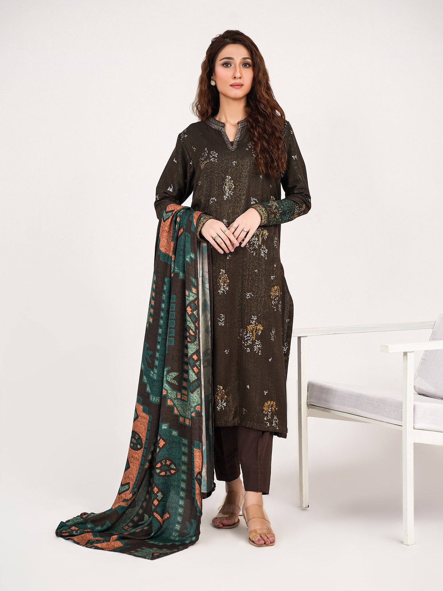 3 Piece Zari Karandi Suit-Embroidered (Pret)