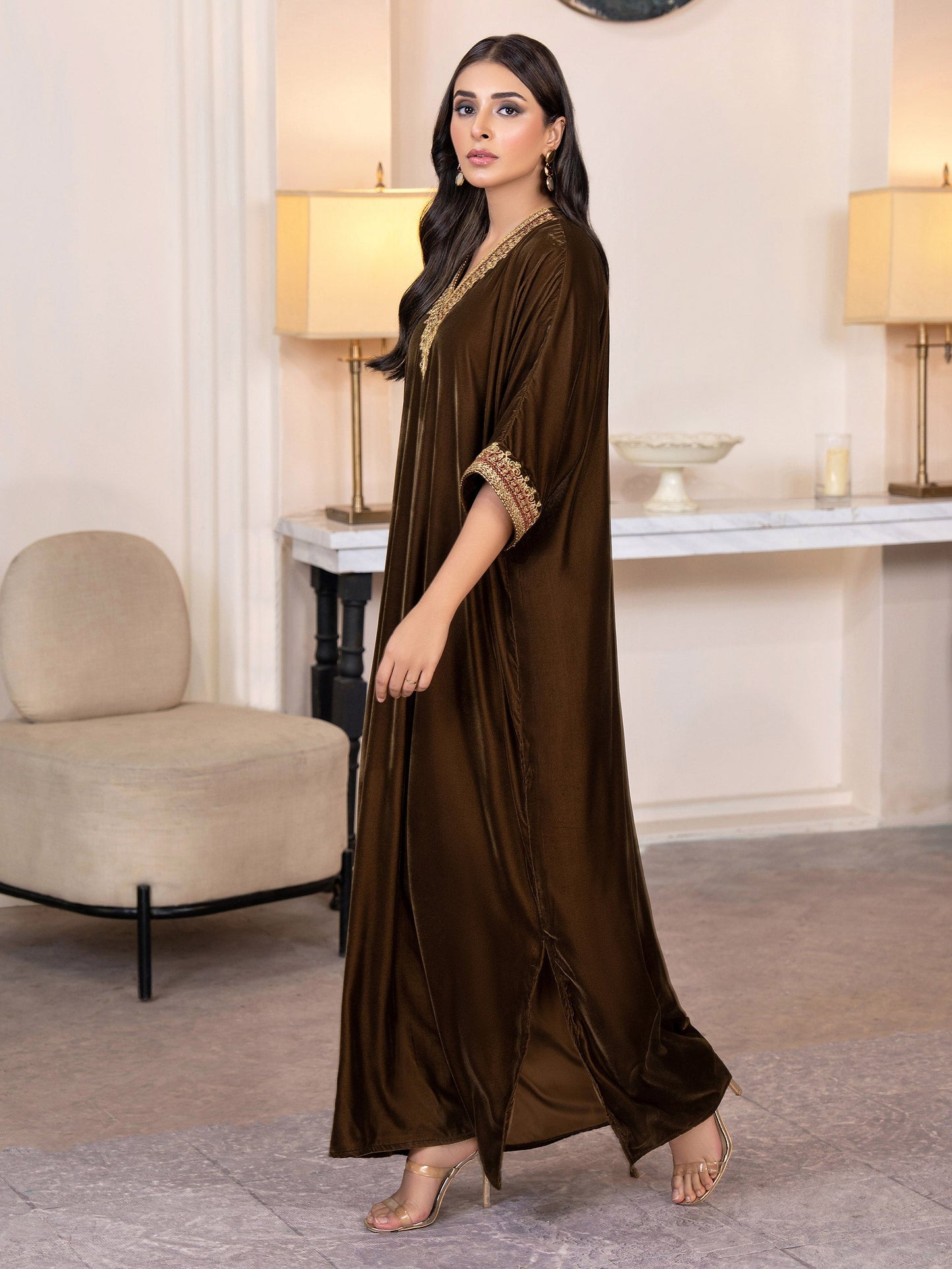 Velvet Kaftan-Embroidered(Pret)