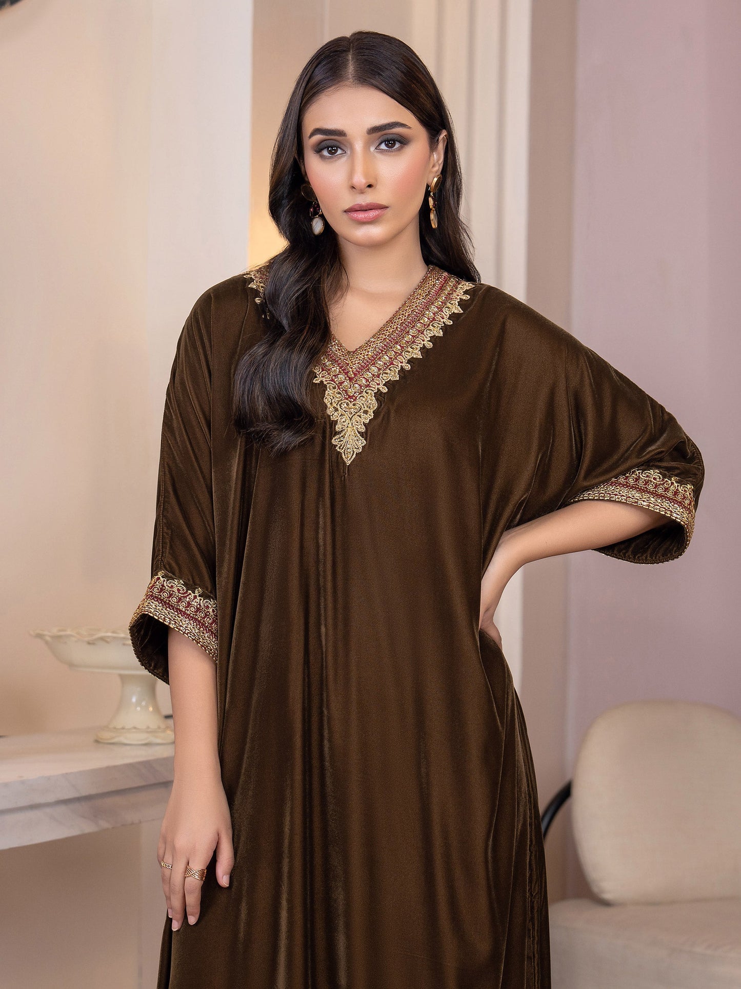 Velvet Kaftan-Embroidered(Pret)