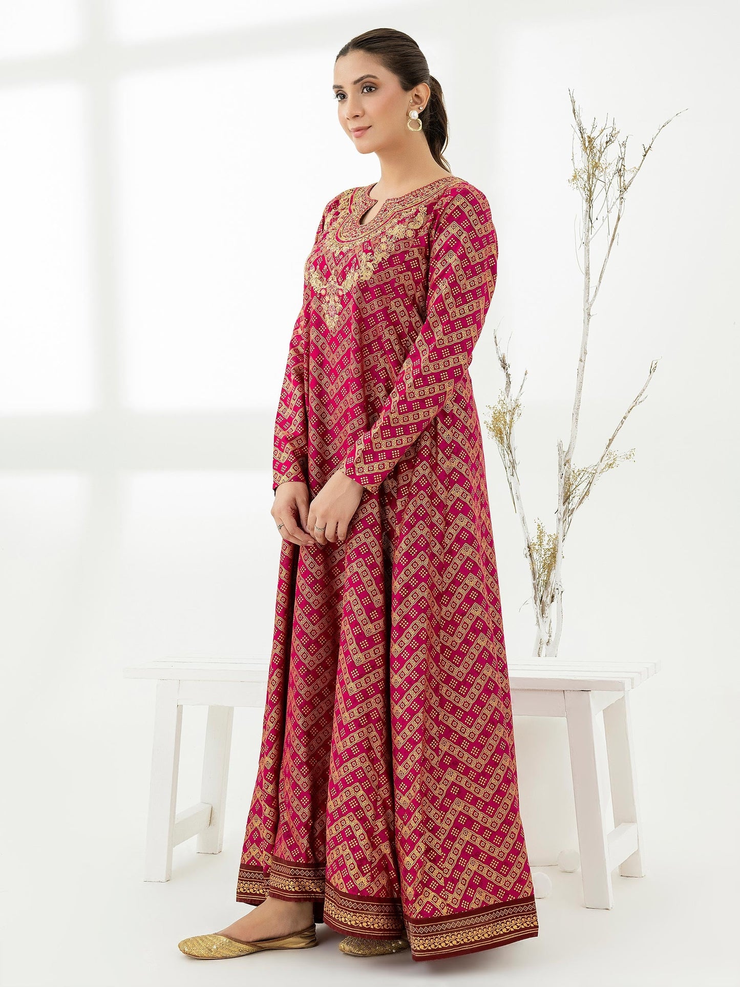 Lawn Pishwas-Embroidered (Pret)